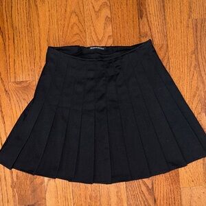 Brandy Melville Pleated Skirt Black